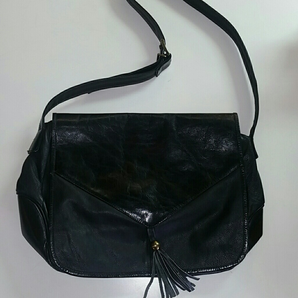 Kenneth Cole full grain leather messenger bag